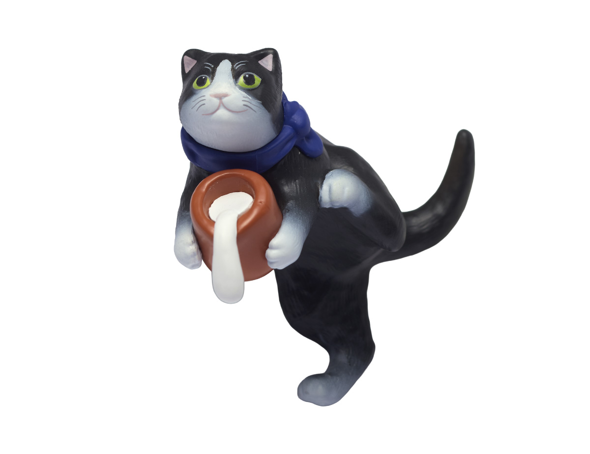 勝手に牛乳を注ぐ猫 | ブルーマウンテン株式会社